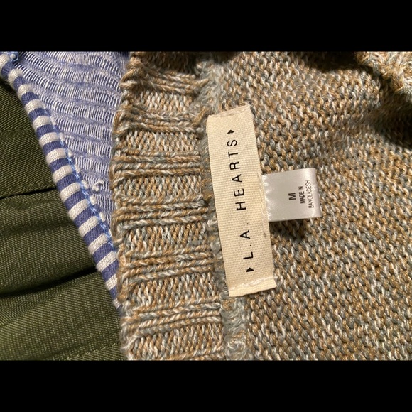 Tan AE sweater - Picture 3 of 3